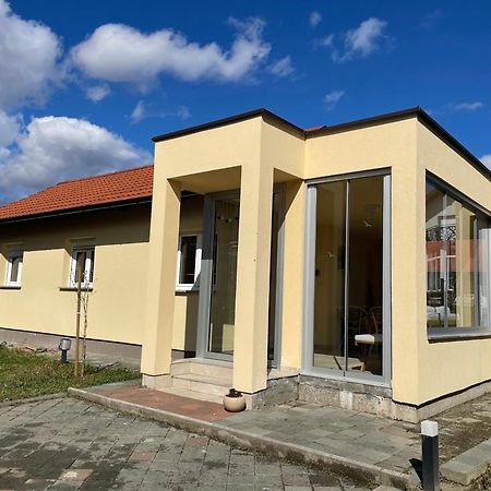 Minihaus In Zagreb Apartman Sesvete Kültér fotó