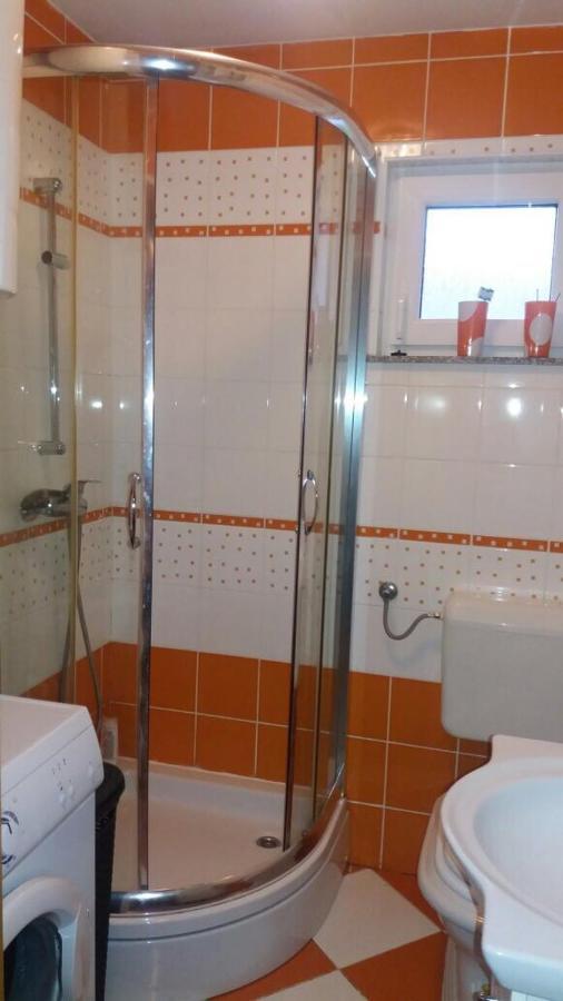 Minihaus In Zagreb Apartman Sesvete Kültér fotó