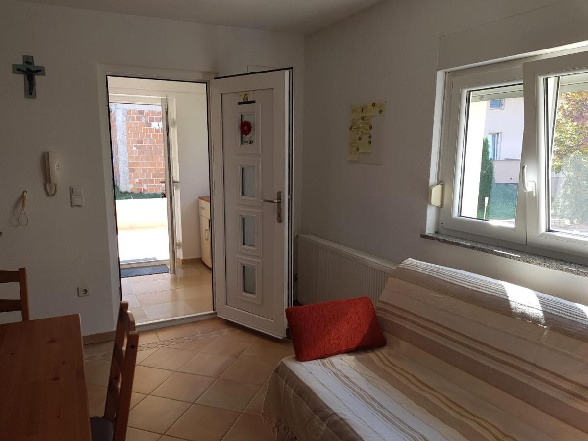 Minihaus In Zagreb Apartman Sesvete Kültér fotó
