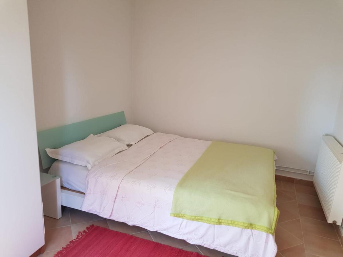 Minihaus In Zagreb Apartman Sesvete Kültér fotó