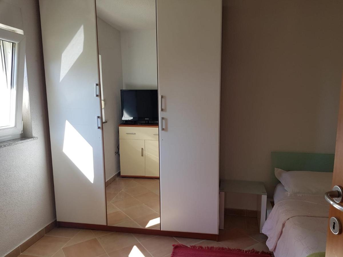 Minihaus In Zagreb Apartman Sesvete Kültér fotó
