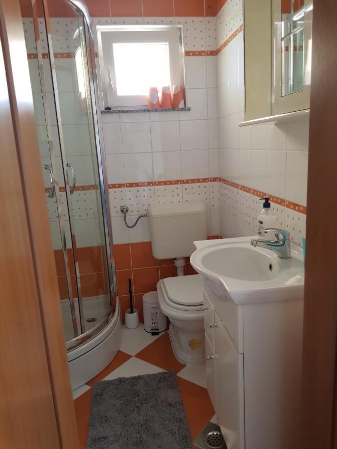 Minihaus In Zagreb Apartman Sesvete Kültér fotó