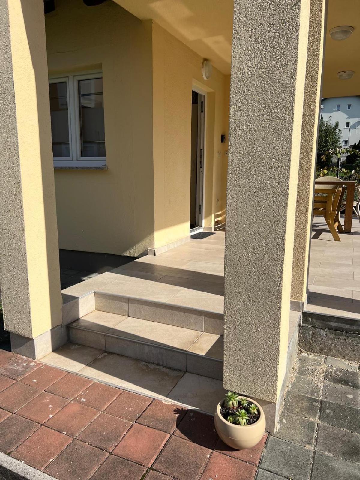 Minihaus In Zagreb Apartman Sesvete Kültér fotó