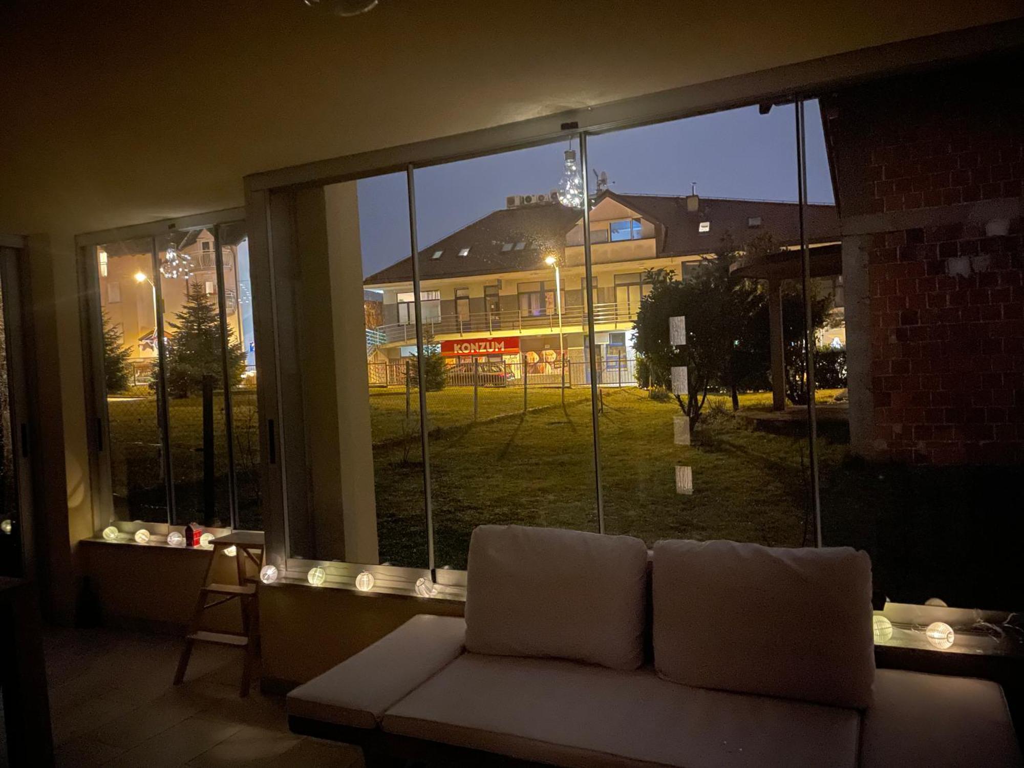 Minihaus In Zagreb Apartman Sesvete Kültér fotó